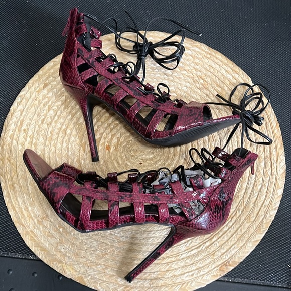Club Couture Burgundy Animal Print Lace Up Gladiator Peep Toe Heel Size 8 - Picture 11 of 15